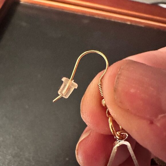 Beautiful gold long earrings with fishhook closure - Picture 5 of 6